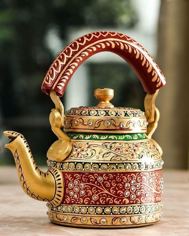 Metal Tea pot with hand painted art, Size:-6″